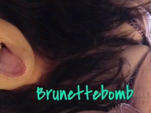 Brunettebomb