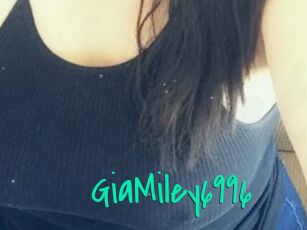 GiaMiley6996