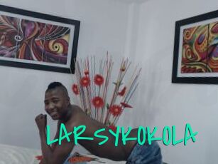 LARSYKOKOLA