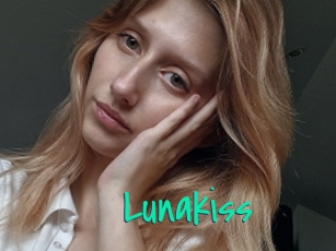 Lunakiss