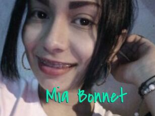 Mia_Bonnet