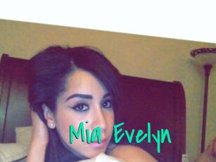 Mia_Evelyn