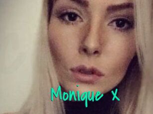 Monique_X