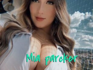 Mia_parcker