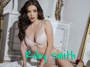 Riley_Smith